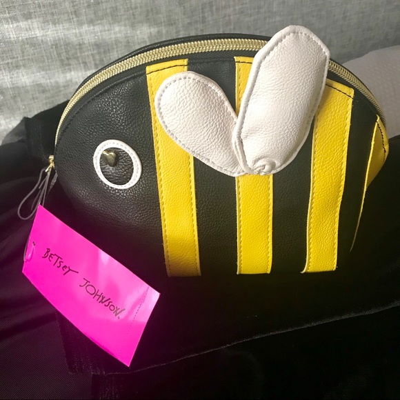 Betsey Johnson Bee Cosmetic Makeup Case - Picture 2 of 7